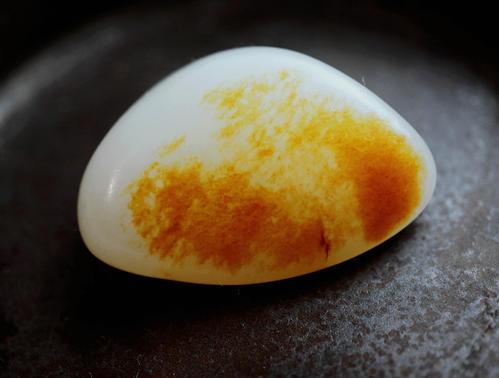 翡翠原石盘玩后会有变化吗盘玉的正确方法-第5张图片-翡翠网 翡翠原石盘玩后会有变化吗盘玉的正确方法-第5张图片-翡翠网