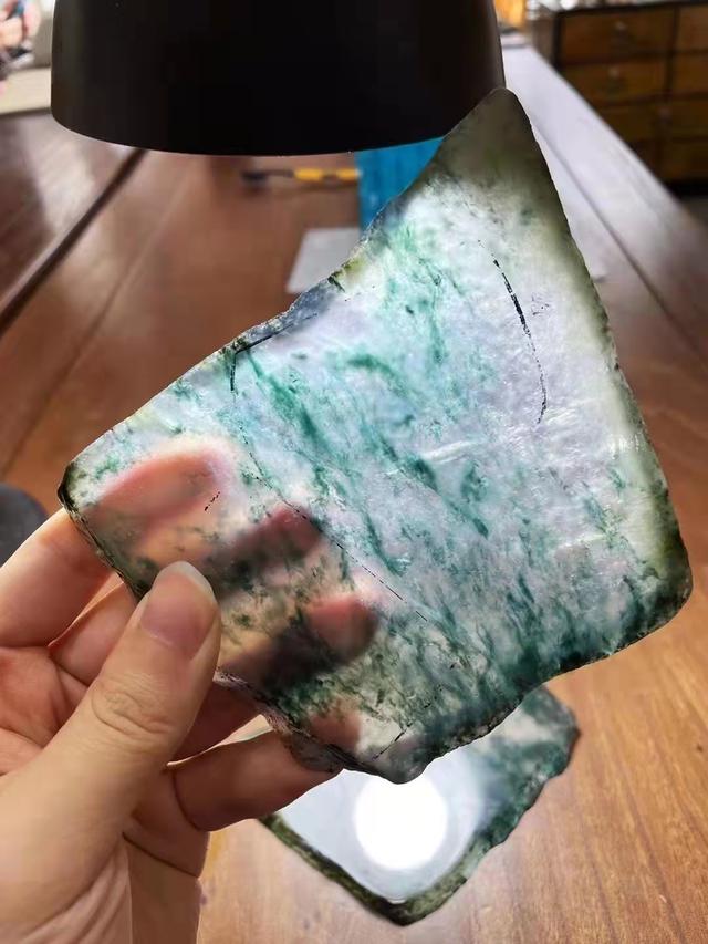 翡翠雕刻**名单,雕刻翡翠原石视频-第2张图片-翡翠网 翡翠雕刻**名单,雕刻翡翠原石视频-第2张图片-翡翠网