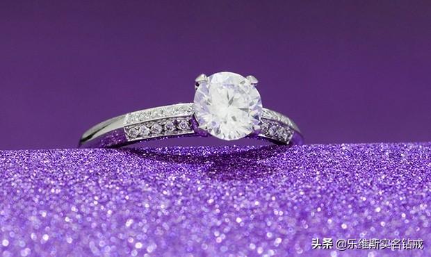 品牌钻戒十大排行榜,国际钻戒排行榜前十名品牌-第6张图片-翡翠网 品牌钻戒十大排行榜,国际钻戒排行榜前十名品牌-第6张图片-翡翠网