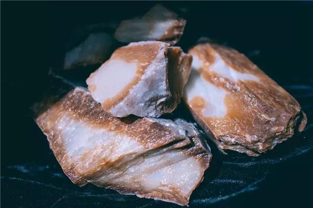 大马坎翡翠原石,翡翠原石莫西-第1张图片-翡翠网 大马坎翡翠原石,翡翠原石莫西-第1张图片-翡翠网