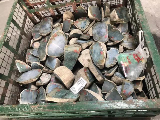 大马坎翡翠原石,翡翠原石莫西-第16张图片-翡翠网 大马坎翡翠原石,翡翠原石莫西-第16张图片-翡翠网