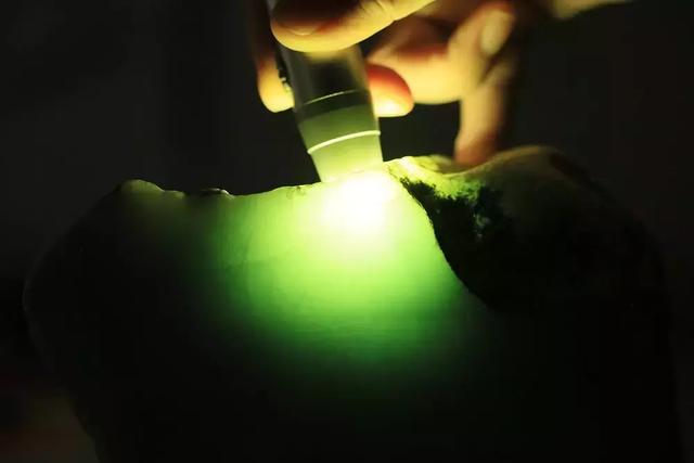 大马坎翡翠原石,翡翠原石莫西-第18张图片-翡翠网 大马坎翡翠原石,翡翠原石莫西-第18张图片-翡翠网