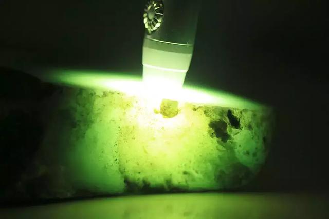 大马坎翡翠原石,翡翠原石莫西-第20张图片-翡翠网 大马坎翡翠原石,翡翠原石莫西-第20张图片-翡翠网