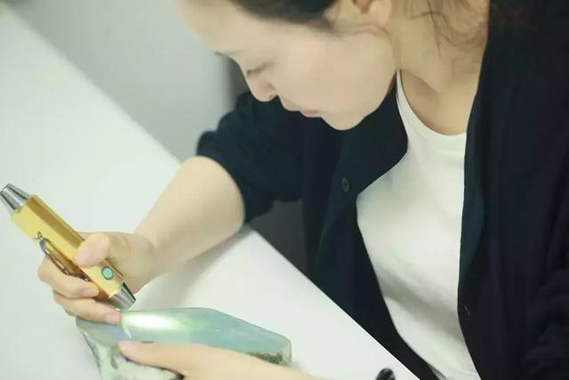 大马坎翡翠原石,翡翠原石莫西-第21张图片-翡翠网 大马坎翡翠原石,翡翠原石莫西-第21张图片-翡翠网