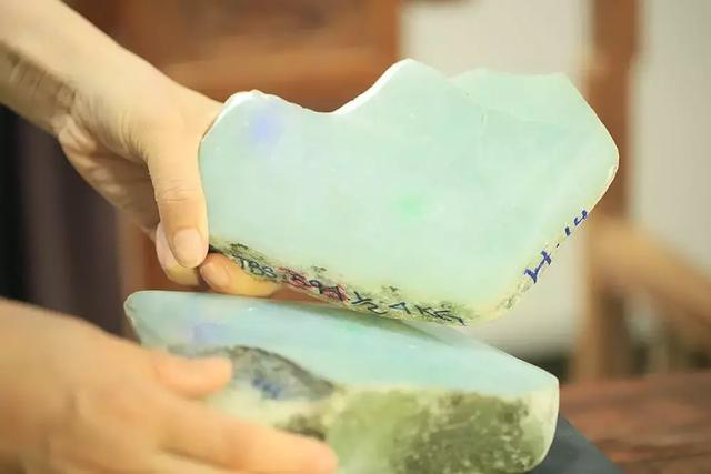 大马坎翡翠原石,翡翠原石莫西-第22张图片-翡翠网 大马坎翡翠原石,翡翠原石莫西-第22张图片-翡翠网