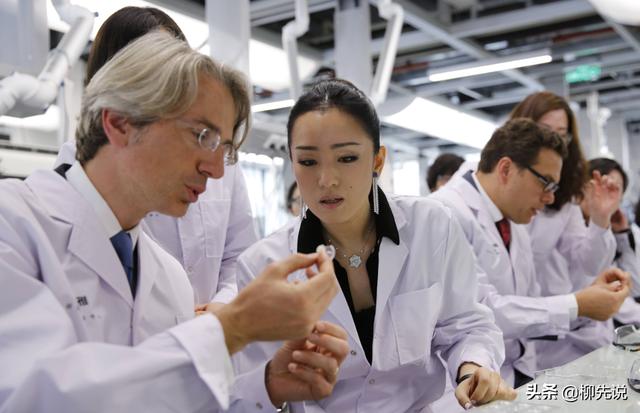 世界顶级奢华珠宝品牌,世界顶级皇家珠宝品牌-第3张图片-翡翠网 世界顶级奢华珠宝品牌,世界顶级皇家珠宝品牌-第3张图片-翡翠网