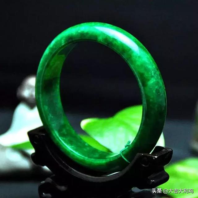 干青翡翠价格,缅甸干青翡翠-第17张图片-翡翠网 干青翡翠价格,缅甸干青翡翠-第17张图片-翡翠网