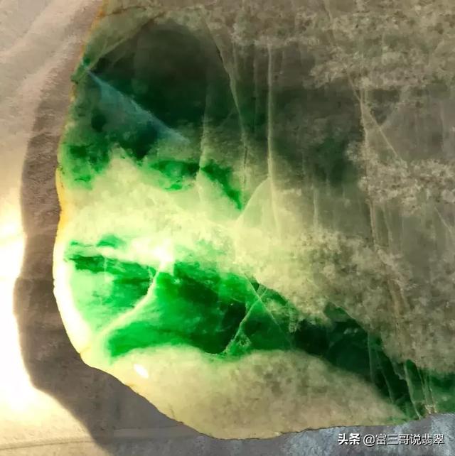 高档翡翠种原石,祖母绿翡翠原石-第25张图片-翡翠网 高档翡翠种原石,祖母绿翡翠原石-第25张图片-翡翠网