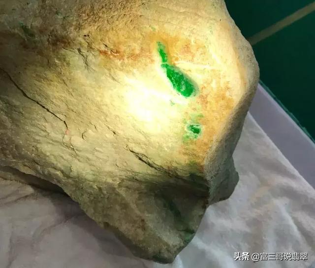 高档翡翠种原石,祖母绿翡翠原石-第26张图片-翡翠网 高档翡翠种原石,祖母绿翡翠原石-第26张图片-翡翠网