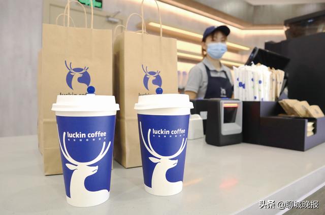 中高档首饰品牌个性定制钻戒-第4张图片-翡翠网 中高档首饰品牌个性定制钻戒-第4张图片-翡翠网