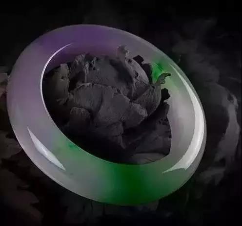 翡绿翡翠手镯图片翡翠手镯阳绿价格-第8张图片-翡翠网 翡绿翡翠手镯图片翡翠手镯阳绿价格-第8张图片-翡翠网