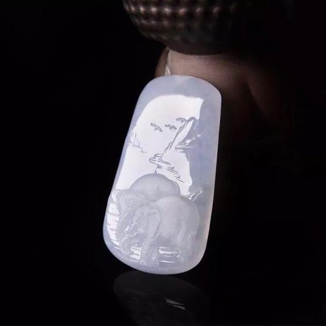 翡绿翡翠手镯图片翡翠手镯阳绿价格-第13张图片-翡翠网 翡绿翡翠手镯图片翡翠手镯阳绿价格-第13张图片-翡翠网