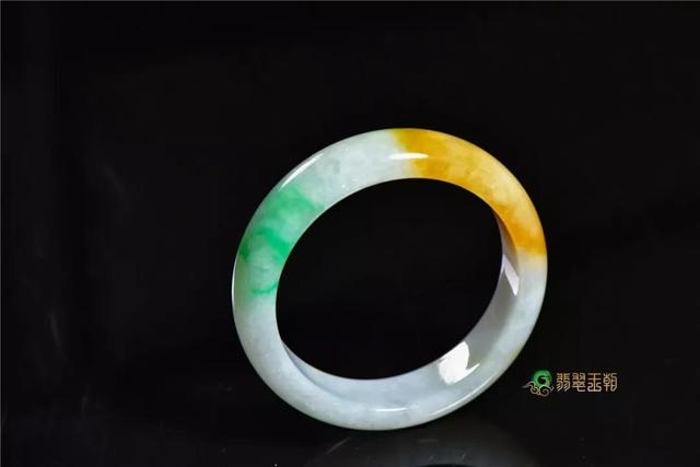 翡绿翡翠手镯图片翡翠手镯阳绿价格-第15张图片-翡翠网 翡绿翡翠手镯图片翡翠手镯阳绿价格-第15张图片-翡翠网