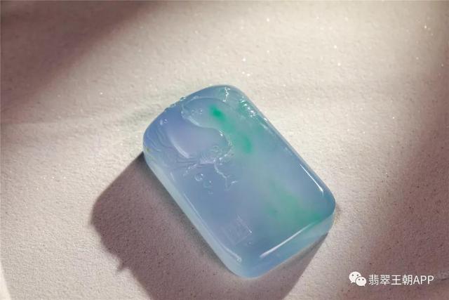 翡绿翡翠手镯图片翡翠手镯阳绿价格-第16张图片-翡翠网 翡绿翡翠手镯图片翡翠手镯阳绿价格-第16张图片-翡翠网