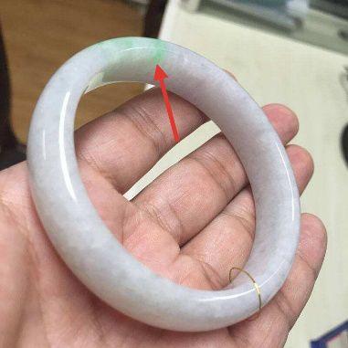 糯冰飘黑花手镯飘黑花翡翠手镯视频-第1张图片-翡翠网 糯冰飘黑花手镯飘黑花翡翠手镯视频-第1张图片-翡翠网