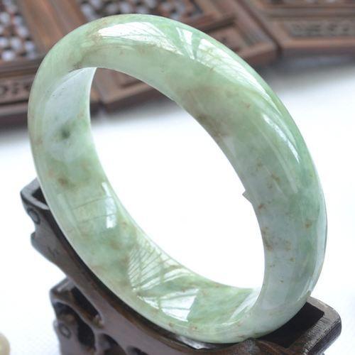 糯冰飘黑花手镯飘黑花翡翠手镯视频-第5张图片-翡翠网 糯冰飘黑花手镯飘黑花翡翠手镯视频-第5张图片-翡翠网