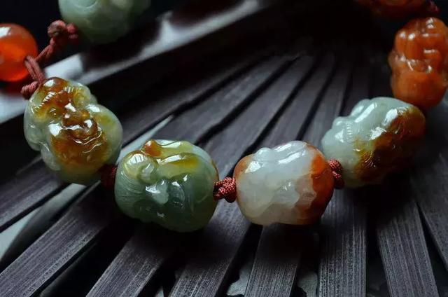 翡翠的专业知识和语术,翡翠圆珠知识点-第3张图片-翡翠网 翡翠的专业知识和语术,翡翠圆珠知识点-第3张图片-翡翠网