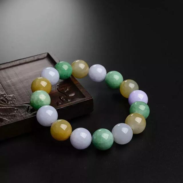 翡翠的专业知识和语术,翡翠圆珠知识点-第10张图片-翡翠网 翡翠的专业知识和语术,翡翠圆珠知识点-第10张图片-翡翠网