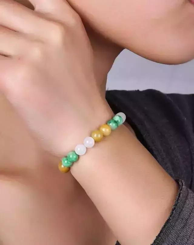 翡翠的专业知识和语术,翡翠圆珠知识点-第14张图片-翡翠网 翡翠的专业知识和语术,翡翠圆珠知识点-第14张图片-翡翠网