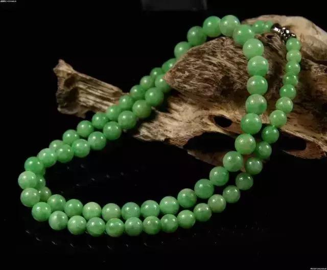 翡翠的专业知识和语术,翡翠圆珠知识点-第17张图片-翡翠网 翡翠的专业知识和语术,翡翠圆珠知识点-第17张图片-翡翠网