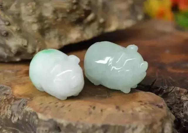 翡翠的专业知识和语术,翡翠圆珠知识点-第20张图片-翡翠网 翡翠的专业知识和语术,翡翠圆珠知识点-第20张图片-翡翠网