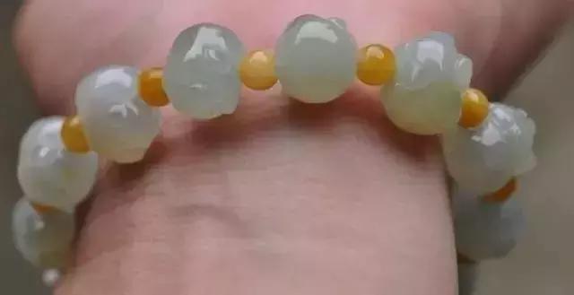 翡翠的专业知识和语术,翡翠圆珠知识点-第21张图片-翡翠网 翡翠的专业知识和语术,翡翠圆珠知识点-第21张图片-翡翠网