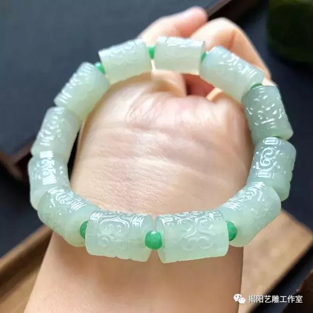 翡翠的专业知识和语术,翡翠圆珠知识点-第22张图片-翡翠网 翡翠的专业知识和语术,翡翠圆珠知识点-第22张图片-翡翠网