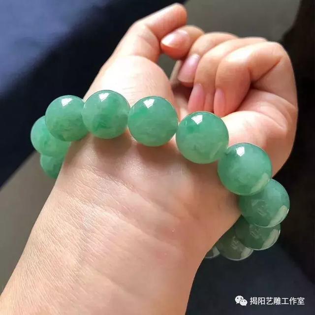 翡翠的专业知识和语术,翡翠圆珠知识点-第30张图片-翡翠网 翡翠的专业知识和语术,翡翠圆珠知识点-第30张图片-翡翠网