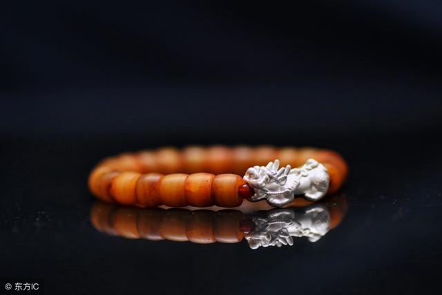 女人戴貔貅有什么讲究,翡翠貔貅手镯适合什么生肖人戴-第1张图片-翡翠网 女人戴貔貅有什么讲究,翡翠貔貅手镯适合什么生肖人戴-第1张图片-翡翠网