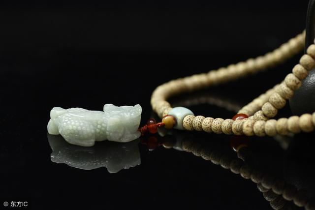 女人戴貔貅有什么讲究,翡翠貔貅手镯适合什么生肖人戴-第3张图片-翡翠网 女人戴貔貅有什么讲究,翡翠貔貅手镯适合什么生肖人戴-第3张图片-翡翠网