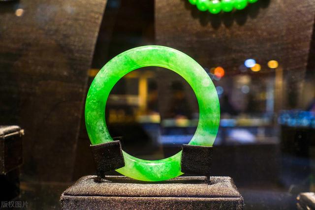 想学习翡翠的知识从哪里开始的简单介绍-第2张图片-翡翠网 想学习翡翠的知识从哪里开始的简单介绍-第2张图片-翡翠网