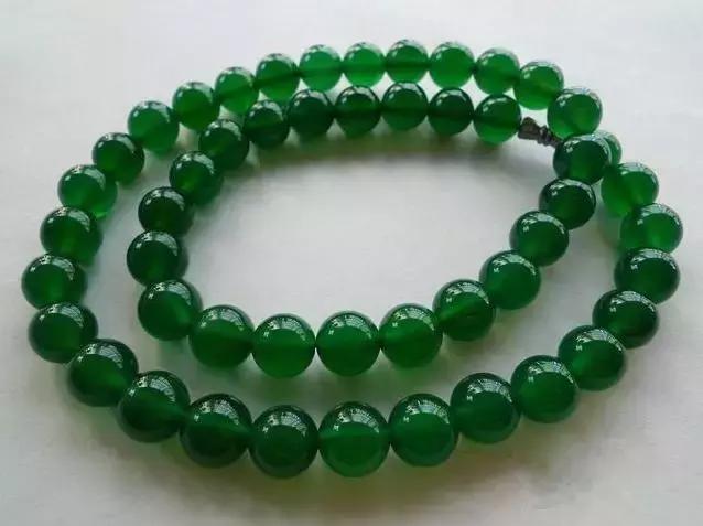 黑皮翡翠原石,压箱底翡翠原石-第18张图片-翡翠网 黑皮翡翠原石,压箱底翡翠原石-第18张图片-翡翠网