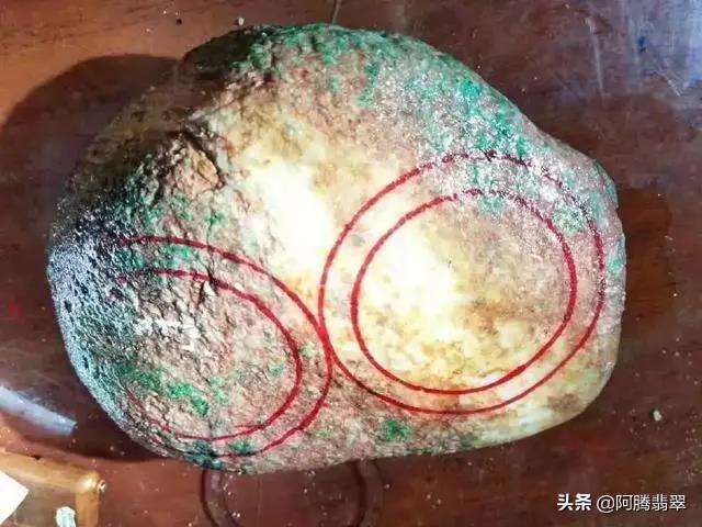 木纳翡翠原石莫湾基翡翠原石特点-第1张图片-翡翠网 木纳翡翠原石莫湾基翡翠原石特点-第1张图片-翡翠网