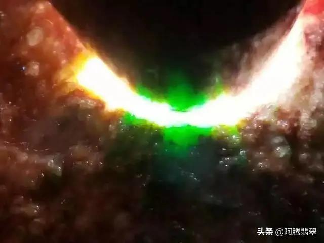 木纳翡翠原石莫湾基翡翠原石特点-第4张图片-翡翠网 木纳翡翠原石莫湾基翡翠原石特点-第4张图片-翡翠网