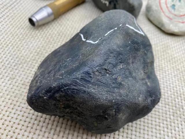 翡翠原石鉴定公司排名,翡翠免费估价网站-第3张图片-翡翠网 翡翠原石鉴定公司排名,翡翠免费估价网站-第3张图片-翡翠网