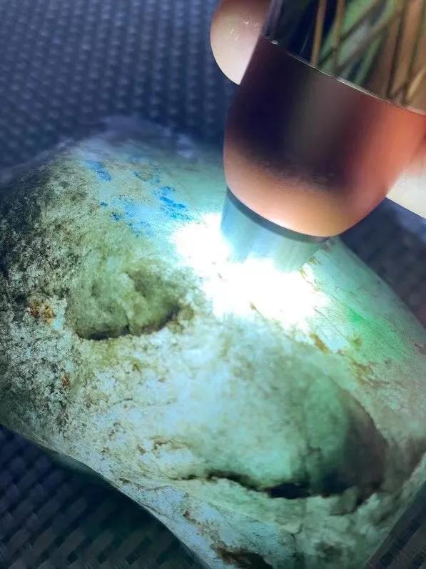 翡翠原石鉴定公司排名,翡翠免费估价网站-第4张图片-翡翠网 翡翠原石鉴定公司排名,翡翠免费估价网站-第4张图片-翡翠网