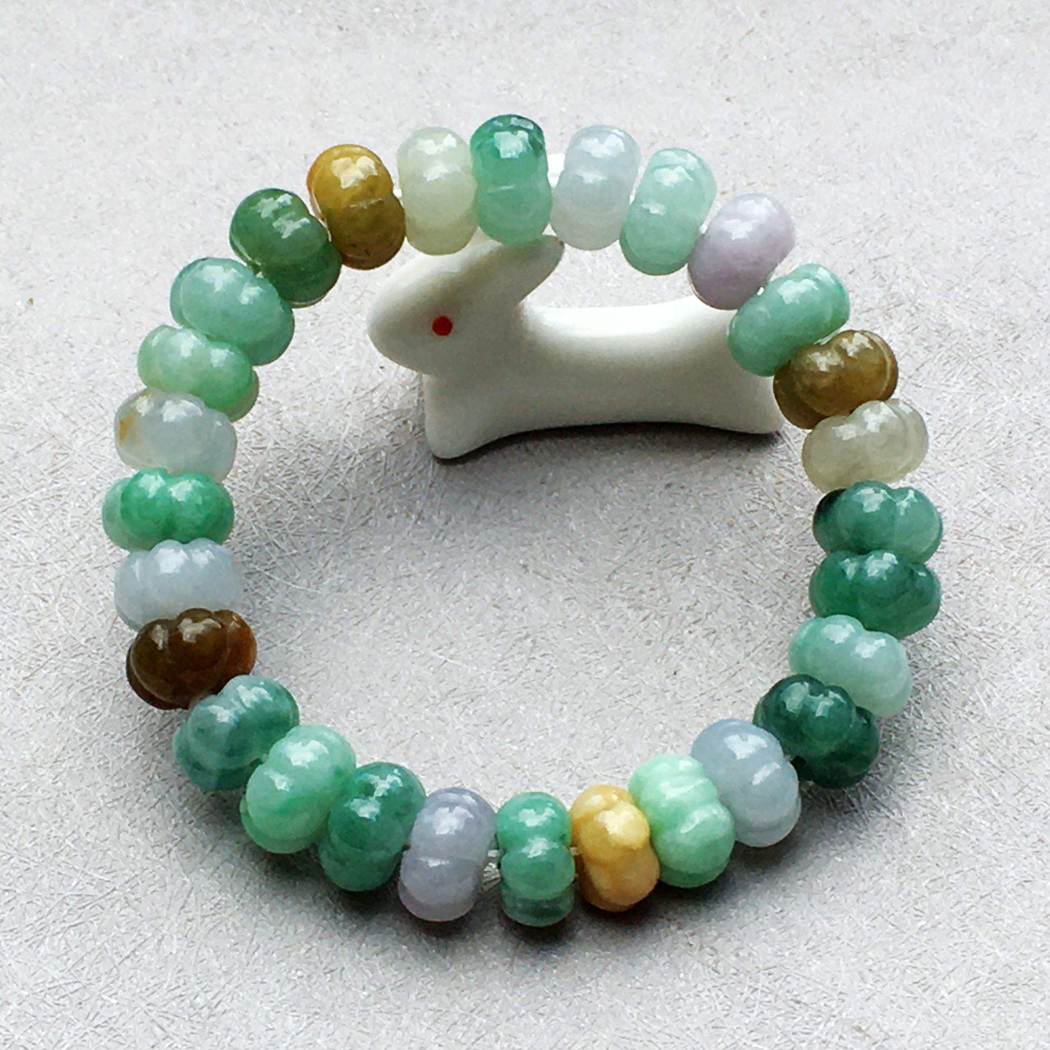 关于翡翠手链市场价格的信息-第2张图片-翡翠网 关于翡翠手链市场价格的信息-第2张图片-翡翠网