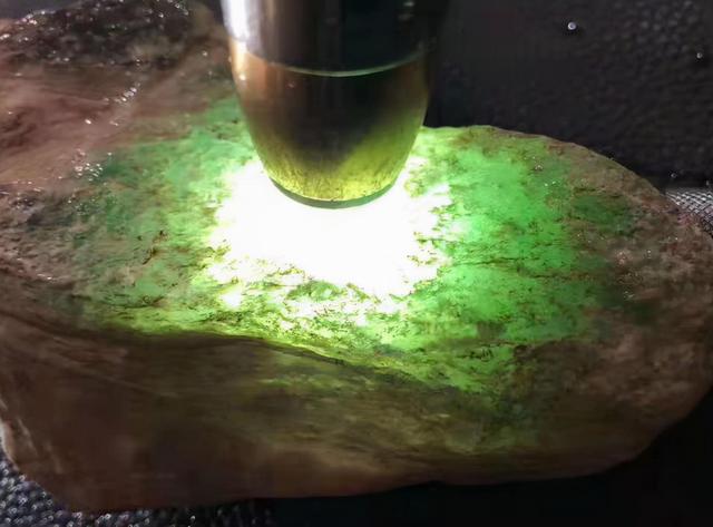 板三桥翡翠原石种嫩吗翡翠原石嫩空-第2张图片-翡翠网 板三桥翡翠原石种嫩吗翡翠原石嫩空-第2张图片-翡翠网