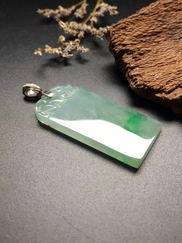 男士翡翠黄金戒指翡翠男式戒指价格-第8张图片-翡翠网 男士翡翠黄金戒指翡翠男式戒指价格-第8张图片-翡翠网