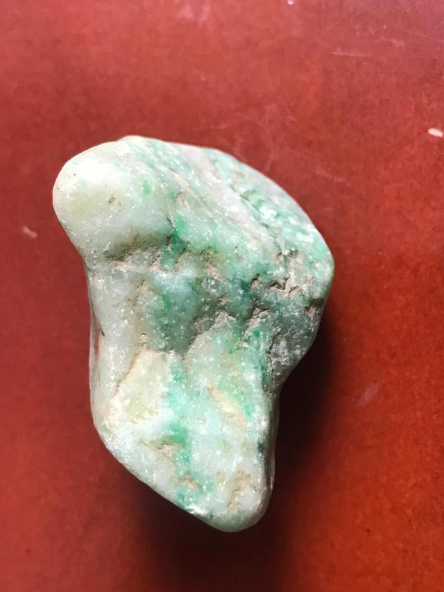 原石翡翠的冷门知识老敞口翡翠原石-第3张图片-翡翠网 原石翡翠的冷门知识老敞口翡翠原石-第3张图片-翡翠网