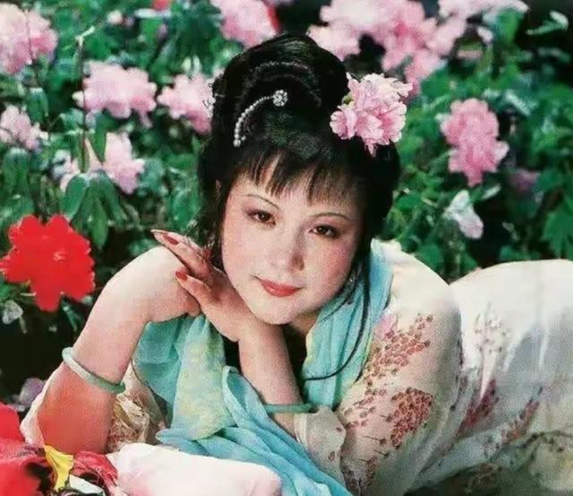 翡翠手镯能带两只胳膊上吗两只手能同时带手镯吗-第3张图片-翡翠网 翡翠手镯能带两只胳膊上吗两只手能同时带手镯吗-第3张图片-翡翠网