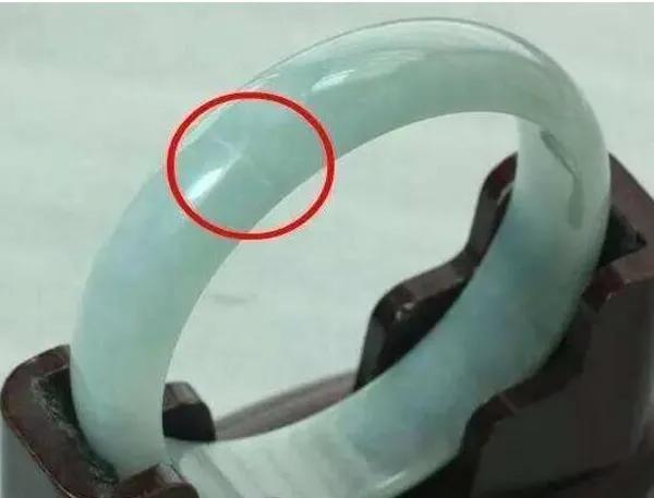 翡翠手镯能带两只胳膊上吗两只手能同时带手镯吗-第5张图片-翡翠网 翡翠手镯能带两只胳膊上吗两只手能同时带手镯吗-第5张图片-翡翠网