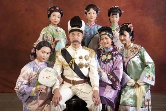 翡翠手镯能带两只胳膊上吗两只手能同时带手镯吗-第6张图片-翡翠网 翡翠手镯能带两只胳膊上吗两只手能同时带手镯吗-第6张图片-翡翠网