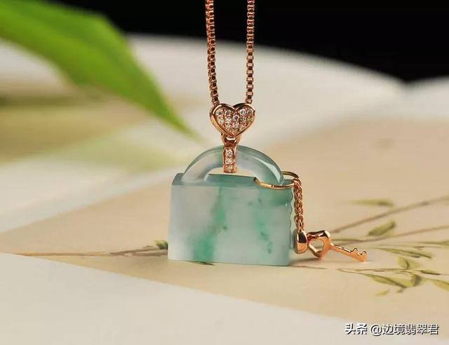 藓加绿翡翠原石,翡翠癣加绿牌子图片-第16张图片-翡翠网 藓加绿翡翠原石,翡翠癣加绿牌子图片-第16张图片-翡翠网