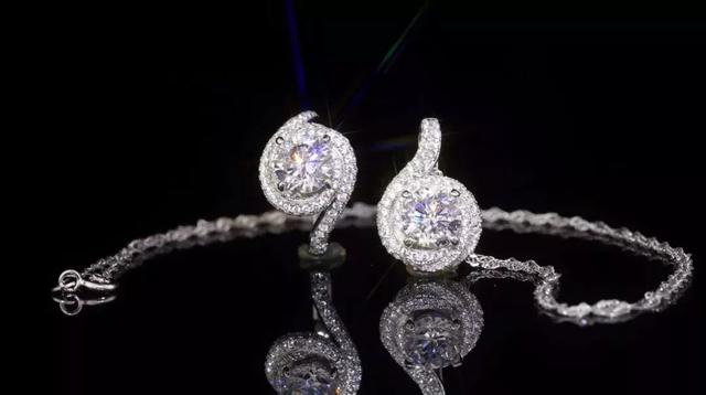 冰糯种翡翠属于什么档次冰糯种翡翠价格17g-第20张图片-翡翠网 冰糯种翡翠属于什么档次冰糯种翡翠价格17g-第20张图片-翡翠网