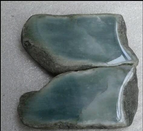 翡翠原石上的绿点翡翠大谷地原石-第3张图片-翡翠网 翡翠原石上的绿点翡翠大谷地原石-第3张图片-翡翠网