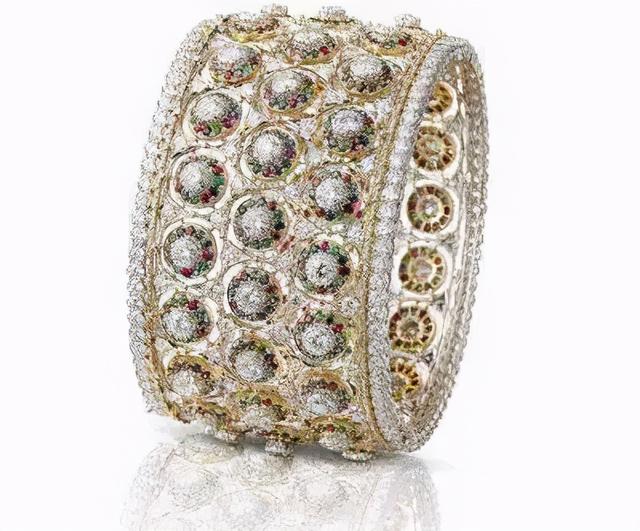 赵薇带的翡翠手镯,2万的翡翠手镯-第27张图片-翡翠网 赵薇带的翡翠手镯,2万的翡翠手镯-第27张图片-翡翠网