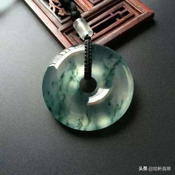 真的翡翠用手电筒照什么样电筒照翡翠手镯-第12张图片-翡翠网 真的翡翠用手电筒照什么样电筒照翡翠手镯-第12张图片-翡翠网