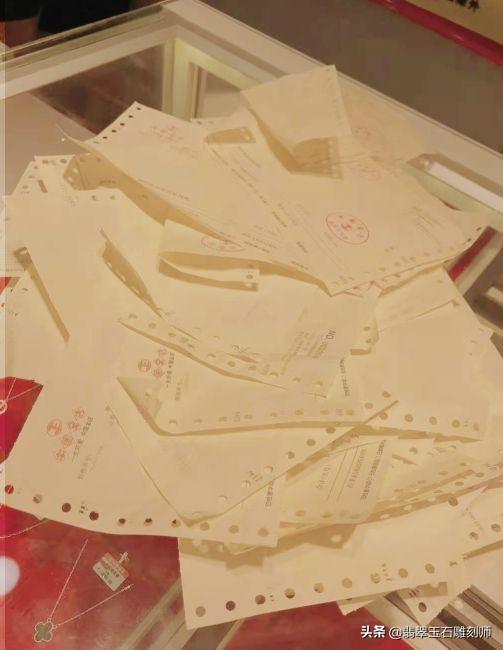 a货翡翠手镯,蜂窝手镯翡翠知识-第10张图片-翡翠网 a货翡翠手镯,蜂窝手镯翡翠知识-第10张图片-翡翠网