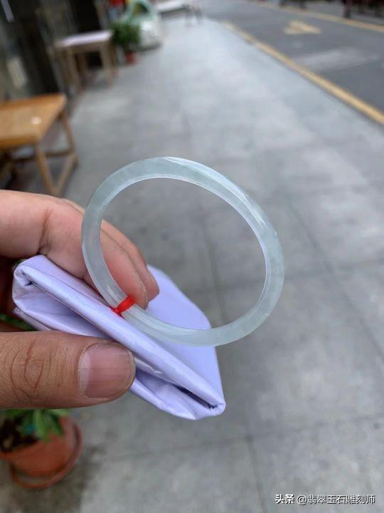a货翡翠手镯,蜂窝手镯翡翠知识-第24张图片-翡翠网 a货翡翠手镯,蜂窝手镯翡翠知识-第24张图片-翡翠网